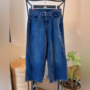 Levi’s Wide Leg Crop Jeans